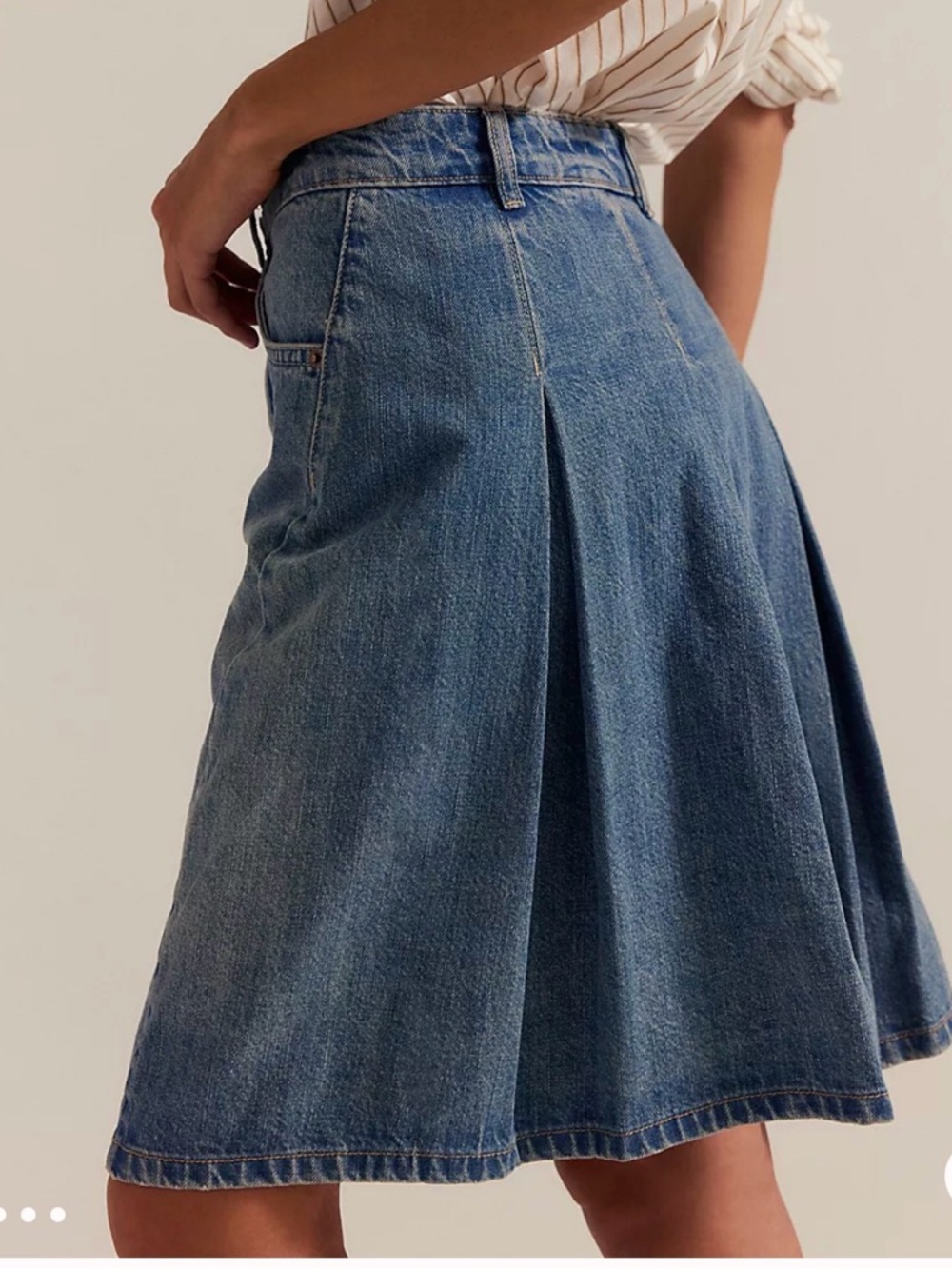 Free People We The Free Yoko Pleated Denim Skirt.